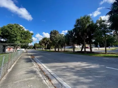 3929 NW 207th St Road Miami Gardens FL 33055