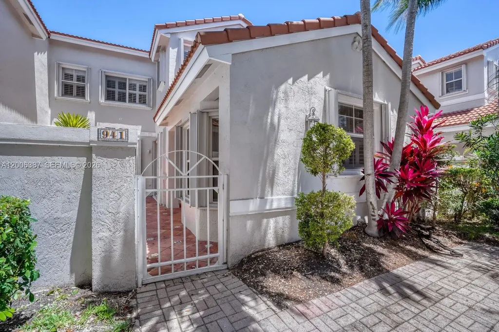 941 Doveplum Court Hollywood FL 33019
