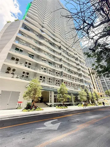 77 SE 5th Street Miami FL 33131