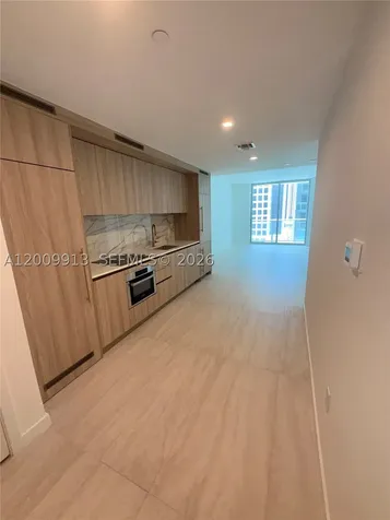 77 SE 5th Street Miami FL 33131