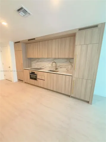 77 SE 5th Street Miami FL 33131