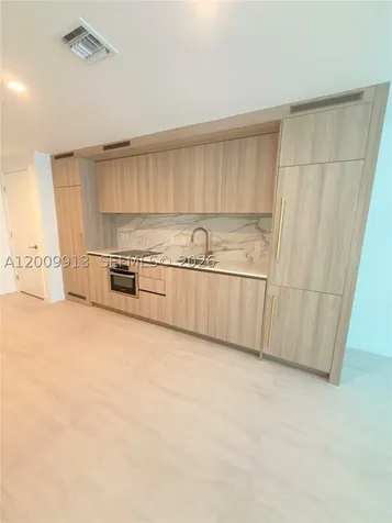 77 SE 5th Street Miami FL 33131