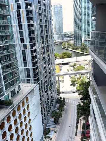 77 SE 5th Street Miami FL 33131