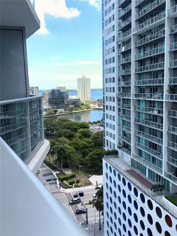 77 SE 5th Street Miami FL 33131