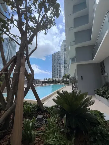 77 SE 5th Street Miami FL 33131