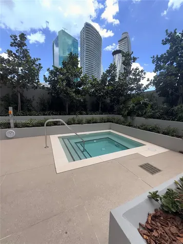 77 SE 5th Street Miami FL 33131