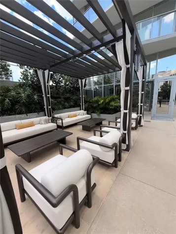 77 SE 5th Street Miami FL 33131