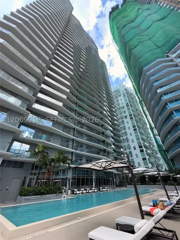 77 SE 5th Street Miami FL 33131
