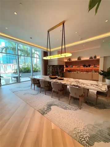 77 SE 5th Street Miami FL 33131