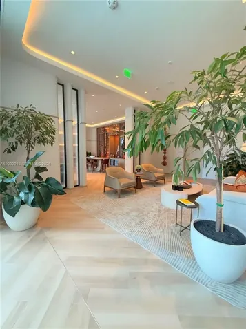 77 SE 5th Street Miami FL 33131