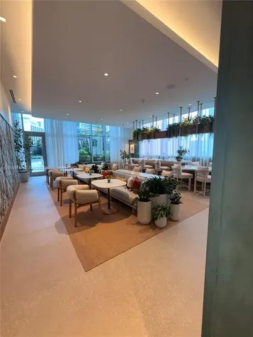 77 SE 5th Street Miami FL 33131