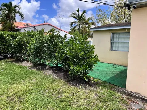 1329 SW 75th Avenue Miami FL 33144