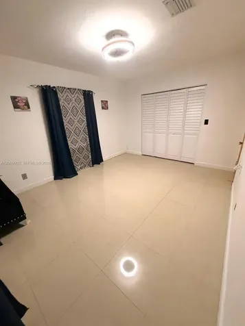 1825 NW 33rd Avenue Miami FL 33125