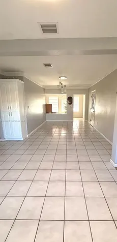 1825 NW 33rd Avenue Miami FL 33125