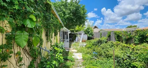 9401 NW 19th Street Pembroke Pines FL 33024