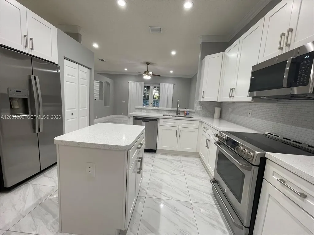 5263 SW 34th Way Hollywood FL 33312