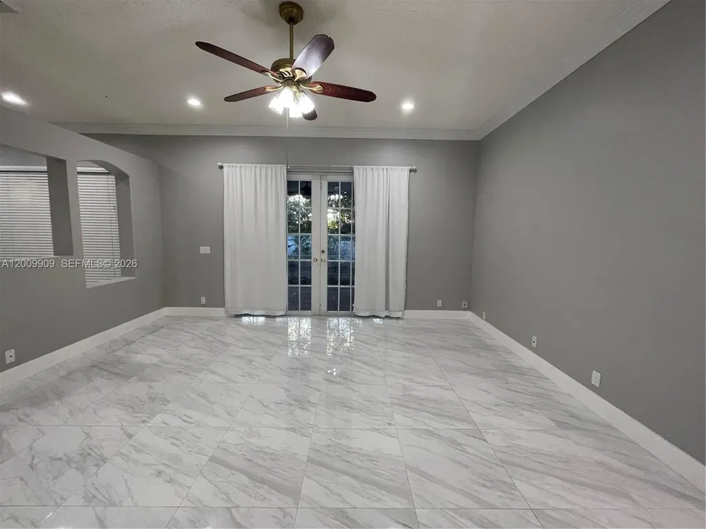 5263 SW 34th Way Hollywood FL 33312