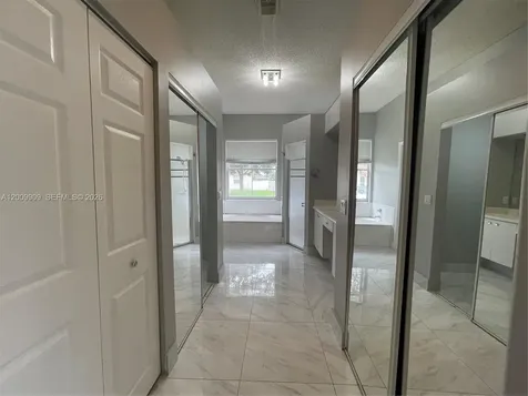5263 SW 34th Way Hollywood FL 33312