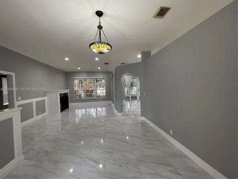 5263 SW 34th Way Hollywood FL 33312