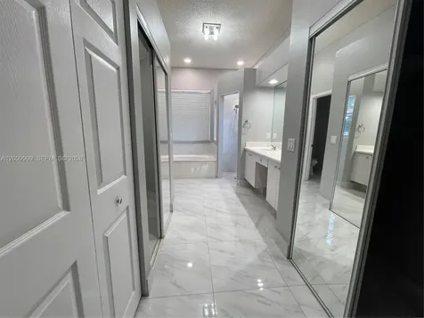 5263 SW 34th Way Hollywood FL 33312