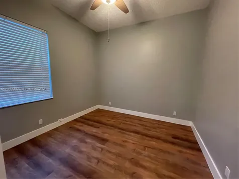 5263 SW 34th Way Hollywood FL 33312