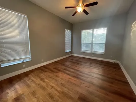 5263 SW 34th Way Hollywood FL 33312
