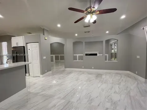 5263 SW 34th Way Hollywood FL 33312