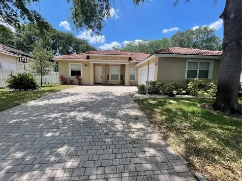 5263 SW 34th Way Hollywood FL 33312