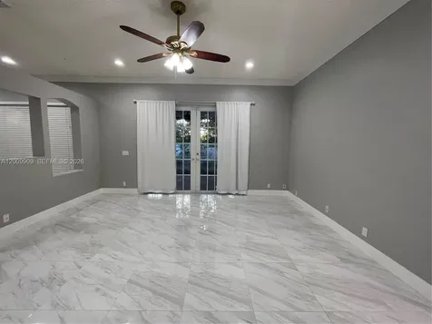 5263 SW 34th Way Hollywood FL 33312