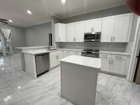 5263 SW 34th Way Hollywood FL 33312