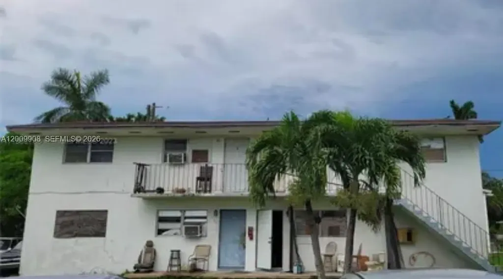 688 SW 6th Street Belle Glade FL 33430