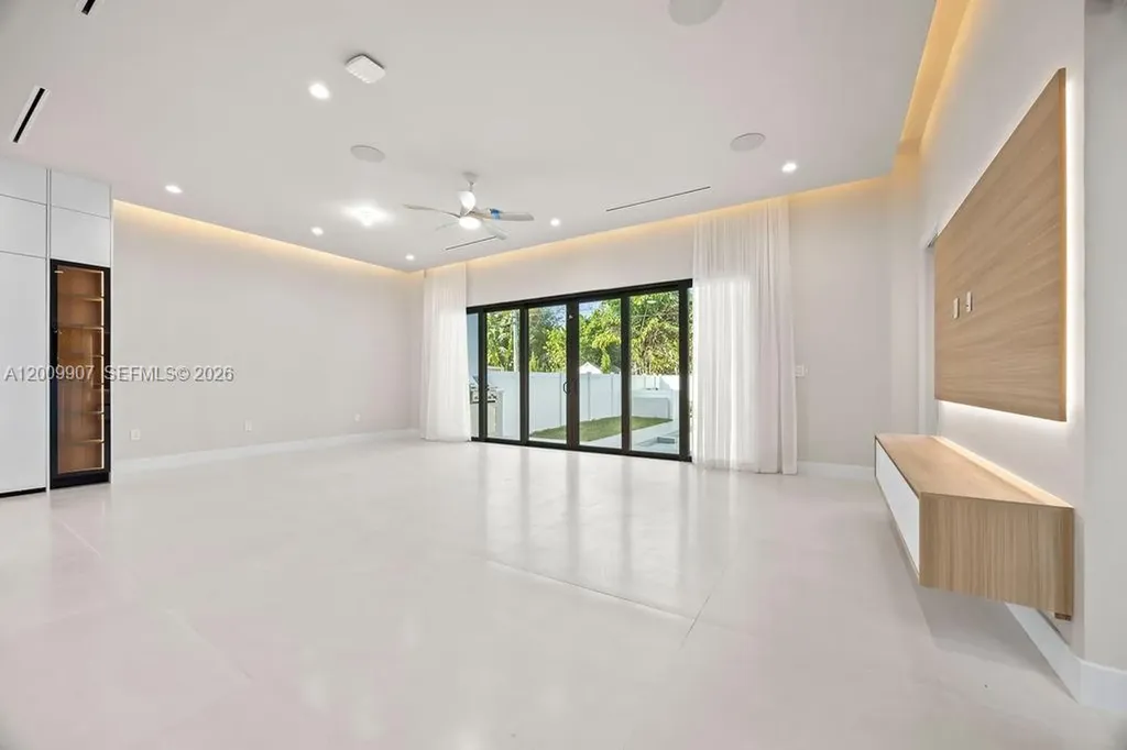 1137 NE 11th Avenue Fort Lauderdale FL 33301