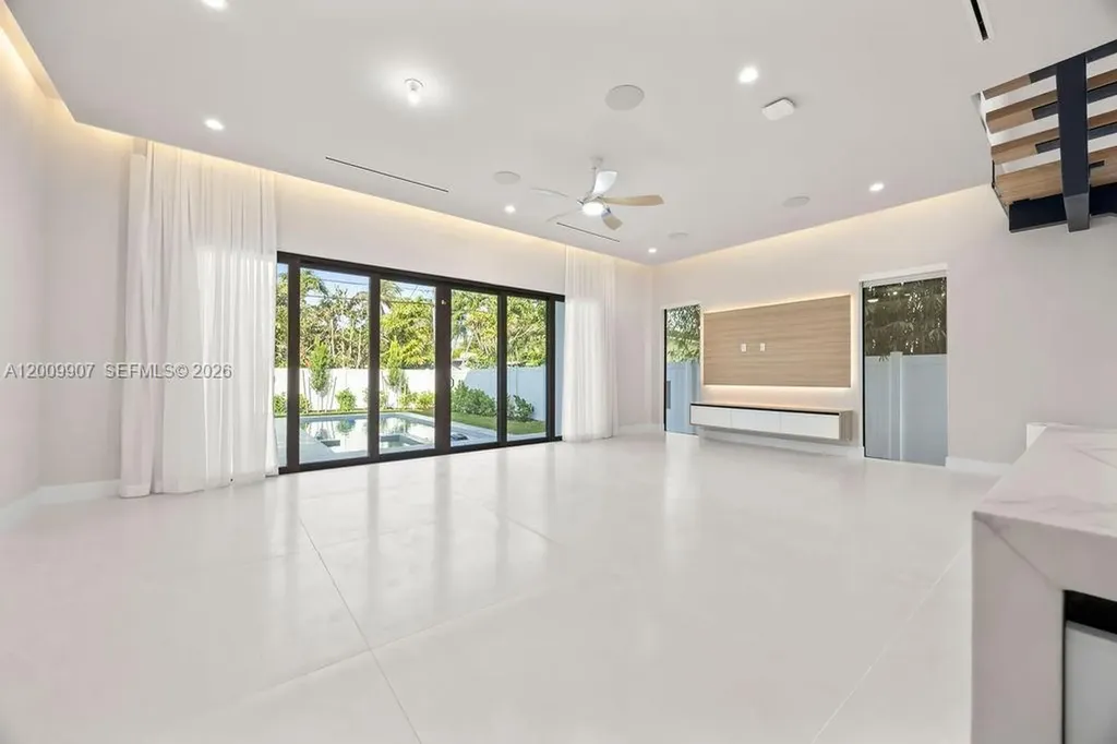 1137 NE 11th Avenue Fort Lauderdale FL 33301