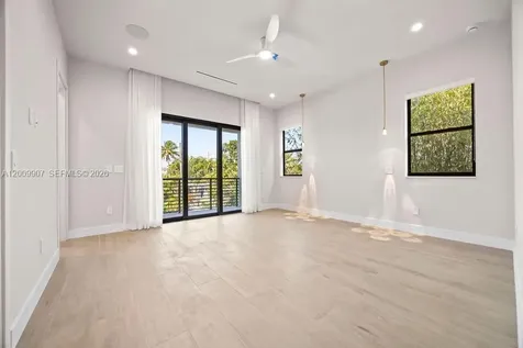1137 NE 11th Avenue Fort Lauderdale FL 33301