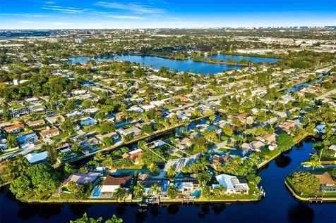 2005 NW 37th Street Oakland Park FL 33309