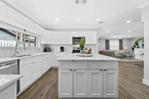 2005 NW 37th Street Oakland Park FL 33309