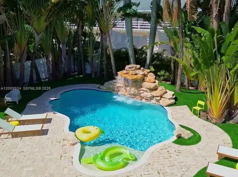 1435 Grant Street Hollywood FL 33020