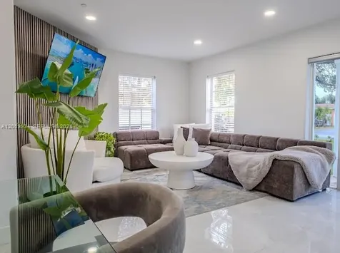 1435 Grant Street Hollywood FL 33020