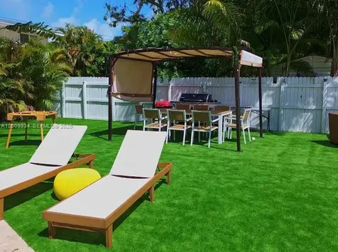 1435 Grant Street Hollywood FL 33020