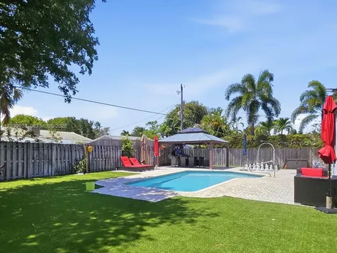 5001 NE 23 Avenue Lighthouse Point FL 33064