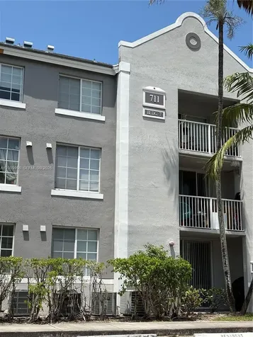 711 SW 111th Way Pembroke Pines FL 33025