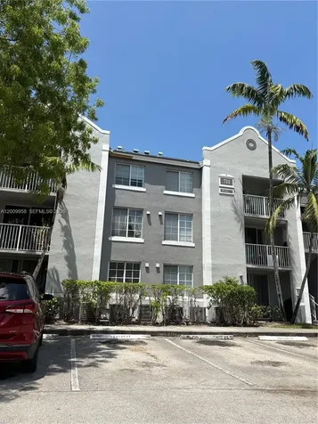711 SW 111th Way Pembroke Pines FL 33025