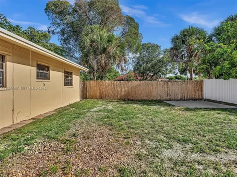 1322 SW 26th Terrace Fort Lauderdale FL 33312