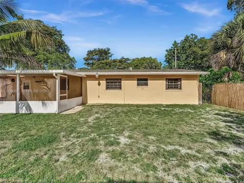 1322 SW 26th Terrace Fort Lauderdale FL 33312
