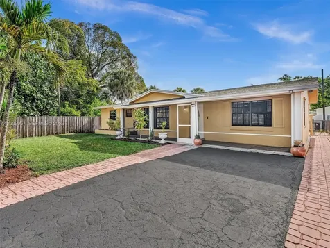 1322 SW 26th Terrace Fort Lauderdale FL 33312
