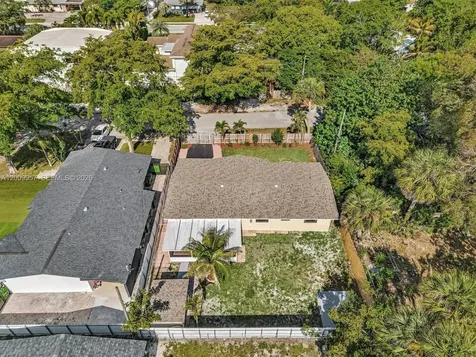 1322 SW 26th Terrace Fort Lauderdale FL 33312