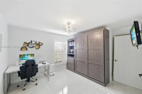 10781 NW 18th Drive Plantation FL 33322