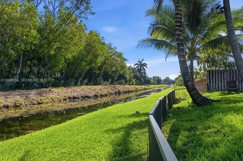 10781 NW 18th Drive Plantation FL 33322