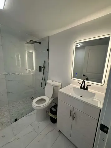 300 W Palm Circle W Pembroke Pines FL 33025