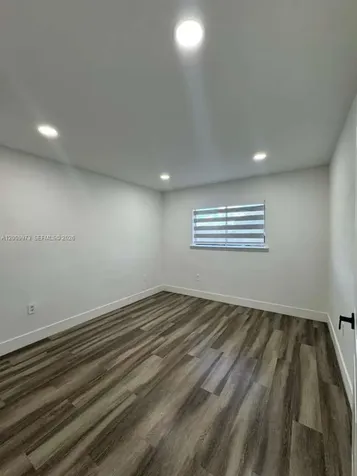 300 W Palm Circle W Pembroke Pines FL 33025